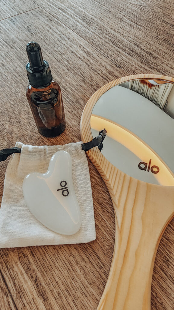 alo yoga brand