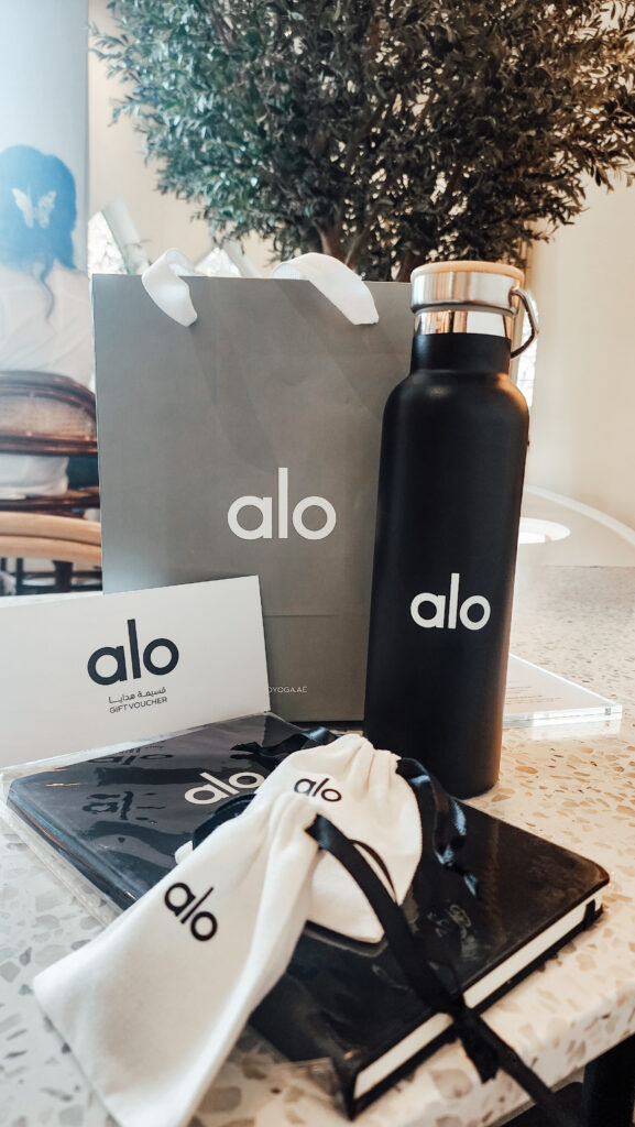 alo yoga brand