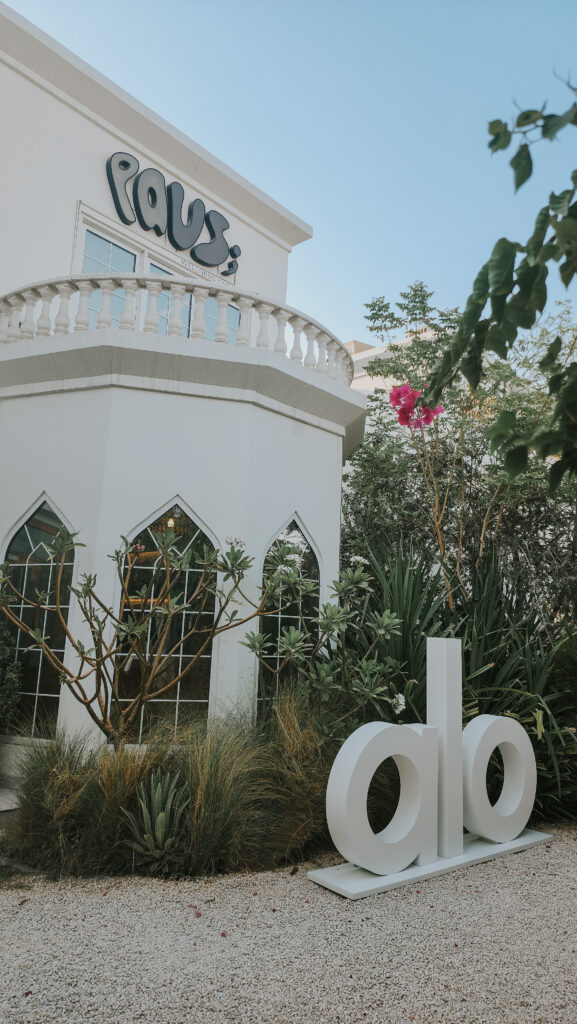 alo yoga brand